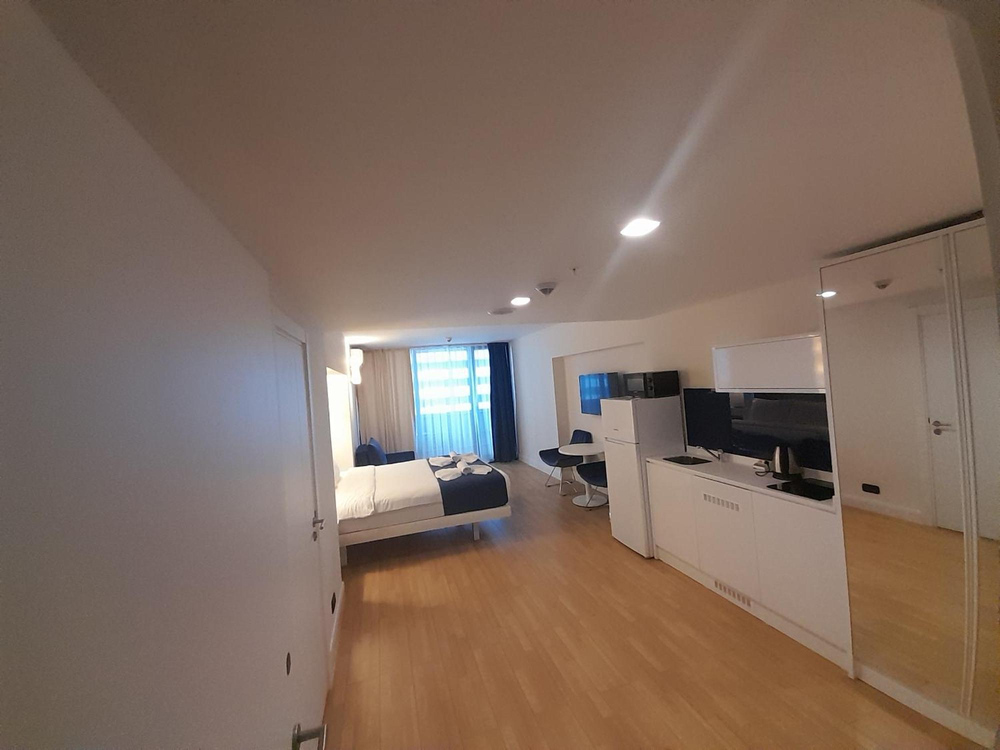 Smart Aparthotel Orbi City バトゥーミ エクステリア 写真