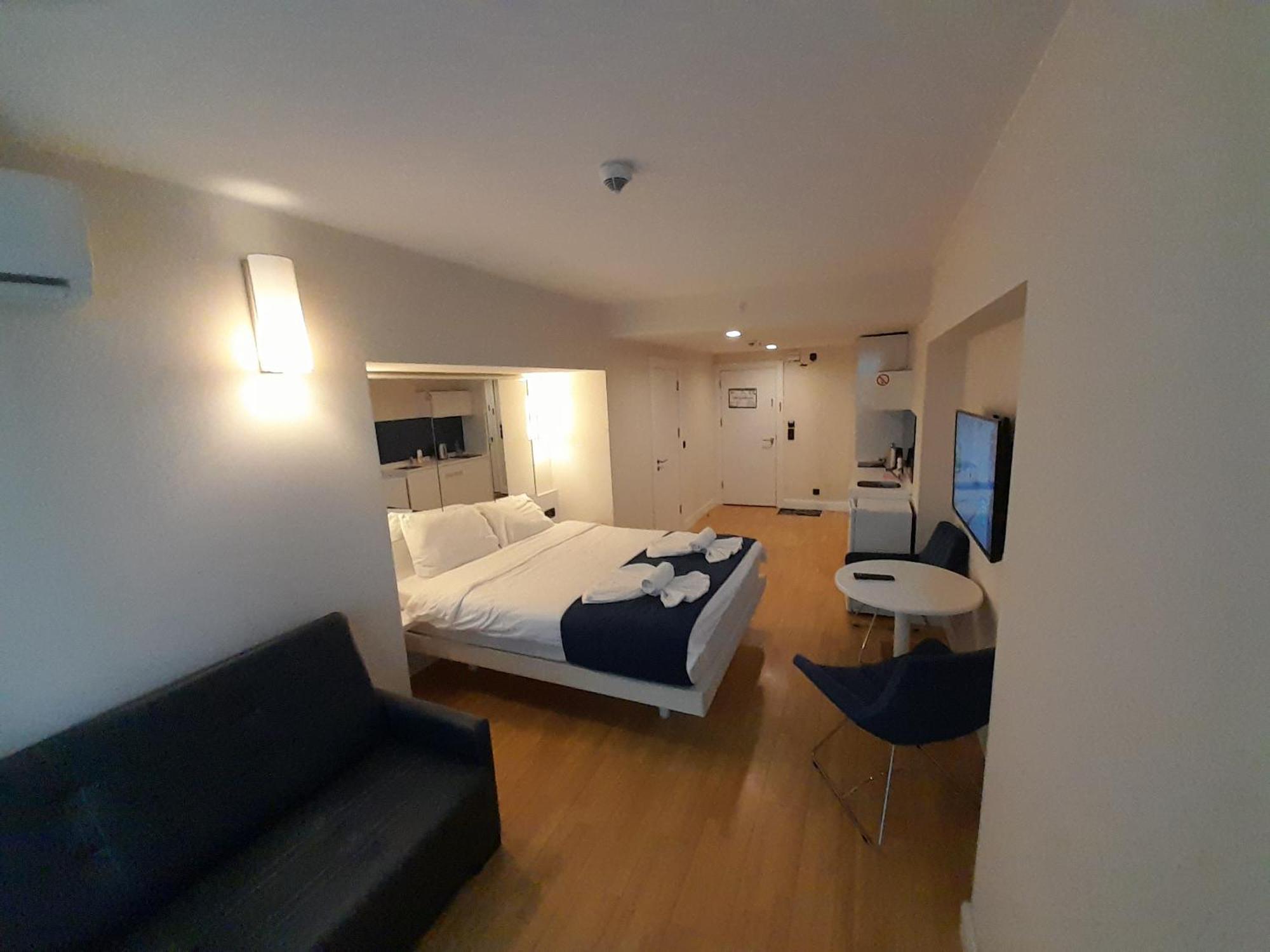 Smart Aparthotel Orbi City バトゥーミ 部屋 写真