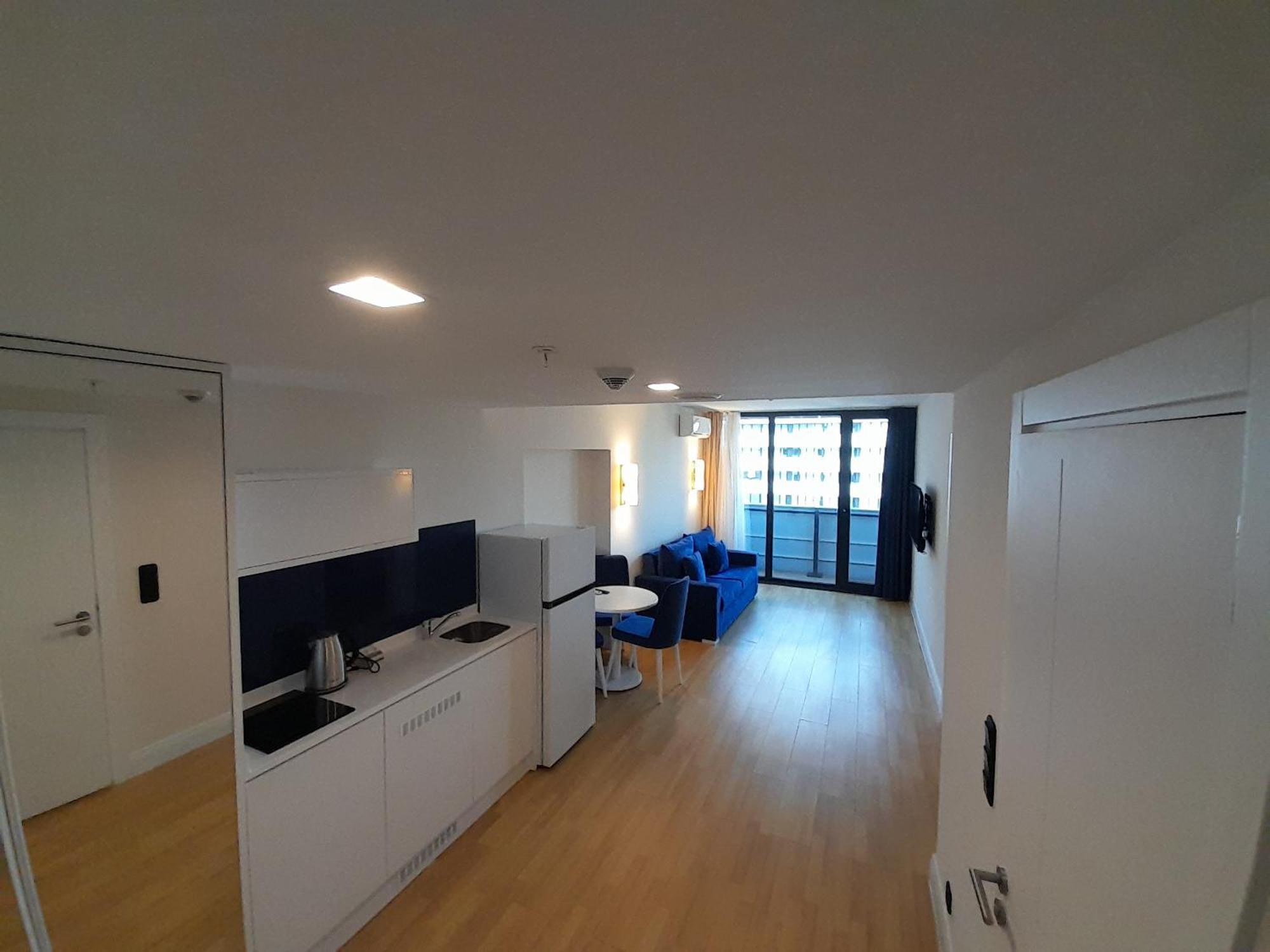 Smart Aparthotel Orbi City バトゥーミ 部屋 写真