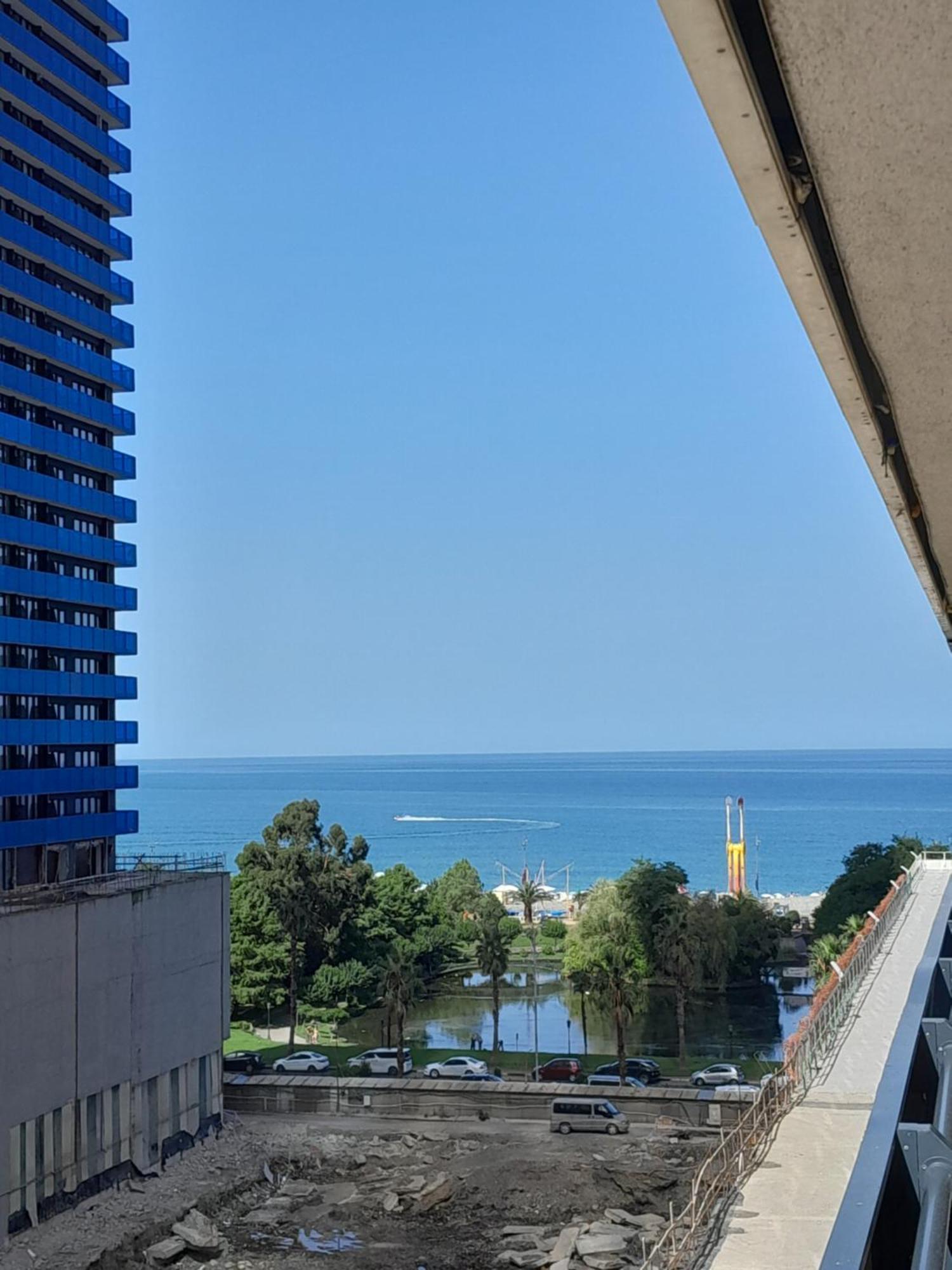 Smart Aparthotel Orbi City バトゥーミ 部屋 写真